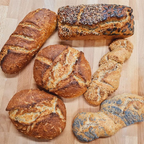 Spezial-Wurzelbrot, verschiedene Körnerbrötchen